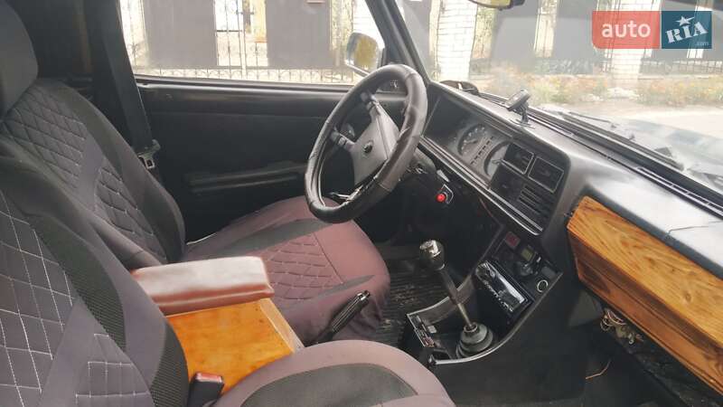 Седан ВАЗ / Lada 2107 2004 в Луцьку