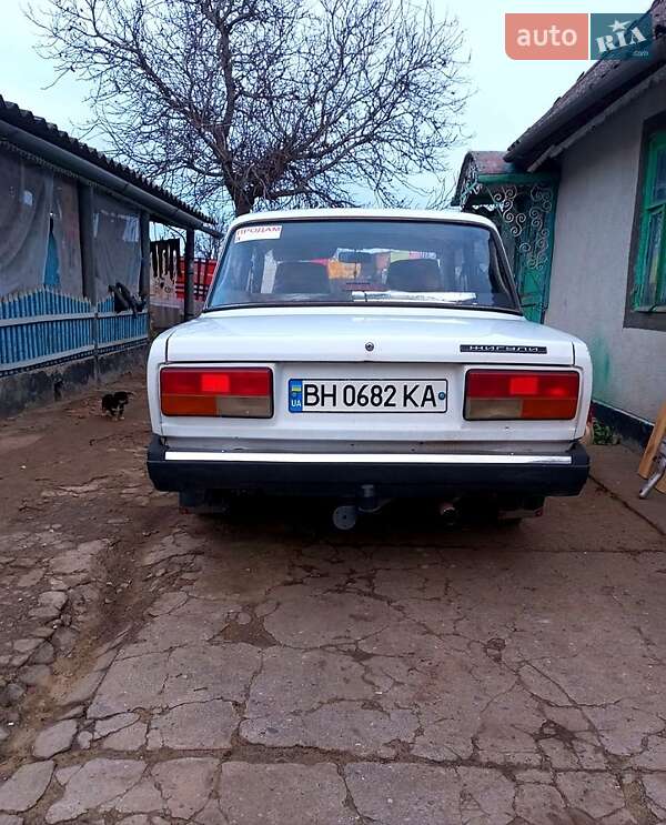 Седан ВАЗ / Lada 2107 2004 в Роздільній