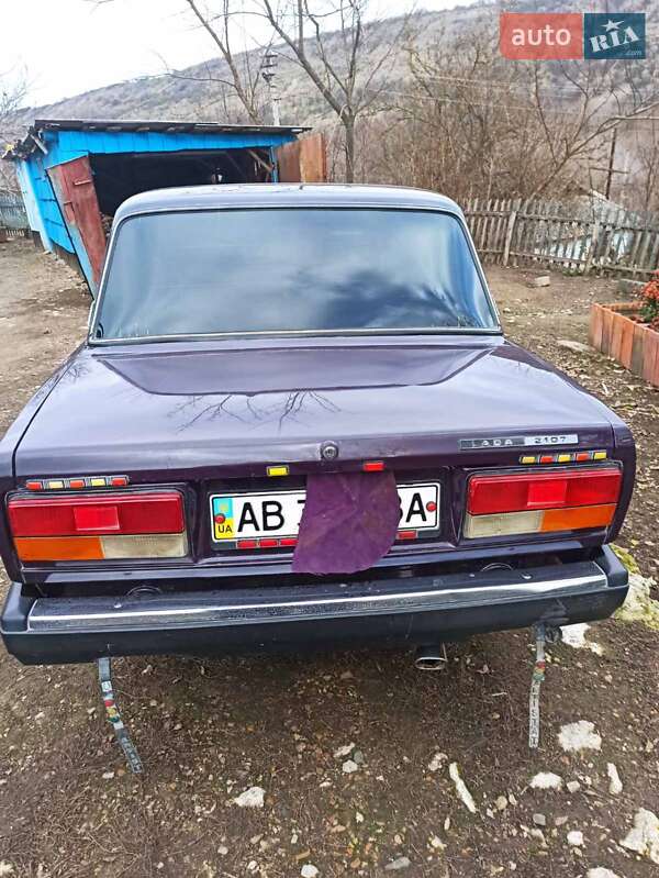 Седан ВАЗ / Lada 2107 2003 в Могилев-Подольске