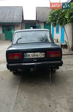 Седан ВАЗ / Lada 2107 2005 в Остроге