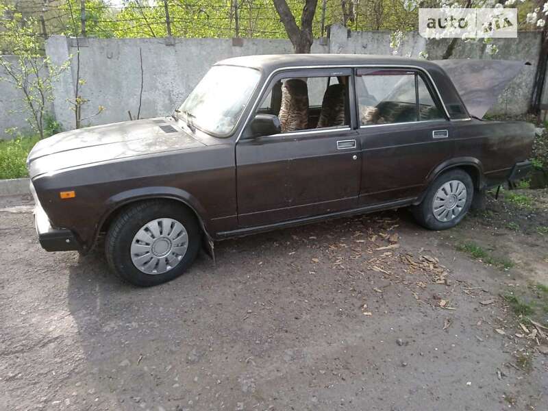 Седан ВАЗ / Lada 2107 1985 в Каменском