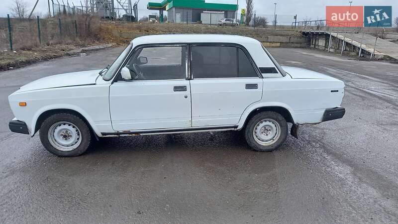 Седан ВАЗ / Lada 2107 2004 в Миколаєві