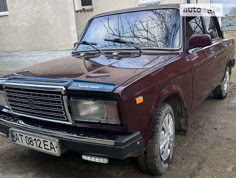 Седан ВАЗ / Lada 2107 2005 в Надворной