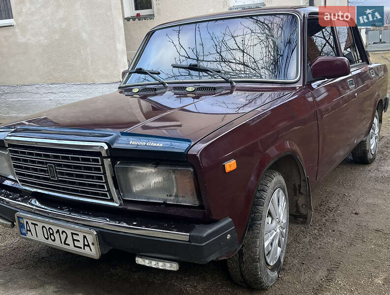 Седан ВАЗ / Lada 2107 2005 в Надворной