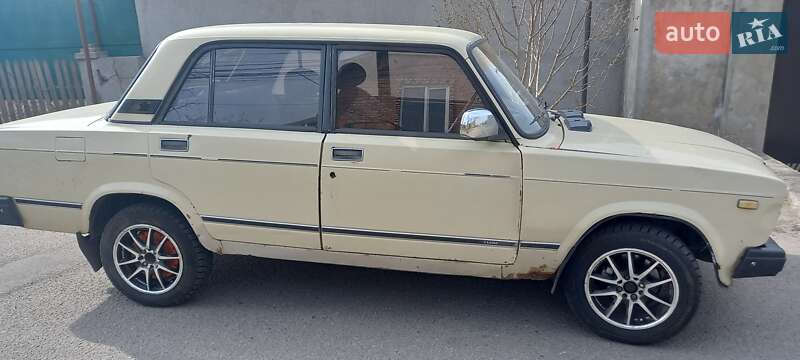 Седан ВАЗ / Lada 2107 1986 в Одессе