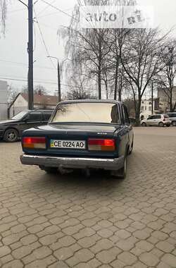 Седан ВАЗ / Lada 2107 1999 в Черновцах
