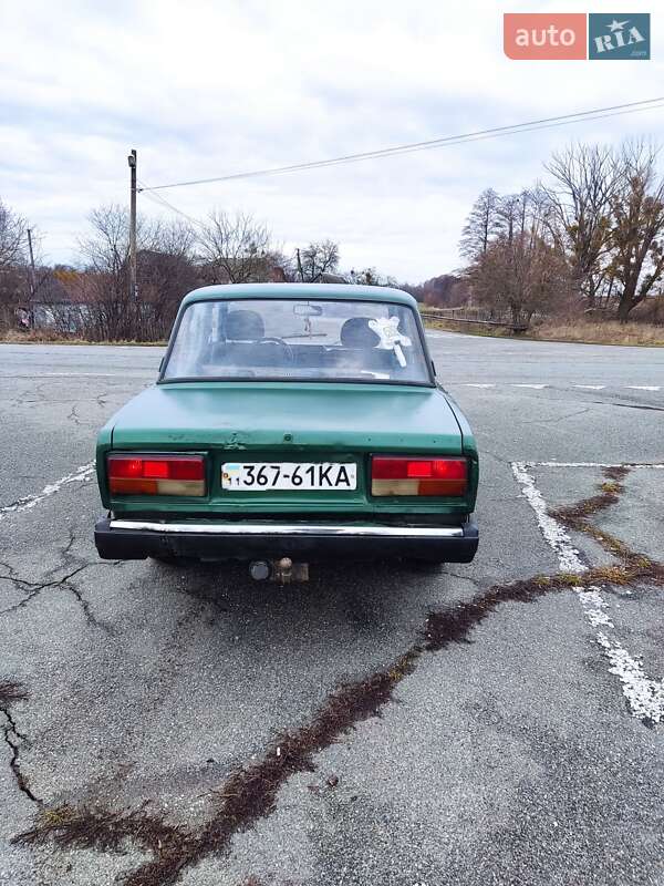 Седан ВАЗ / Lada 2107 1999 в Києві
