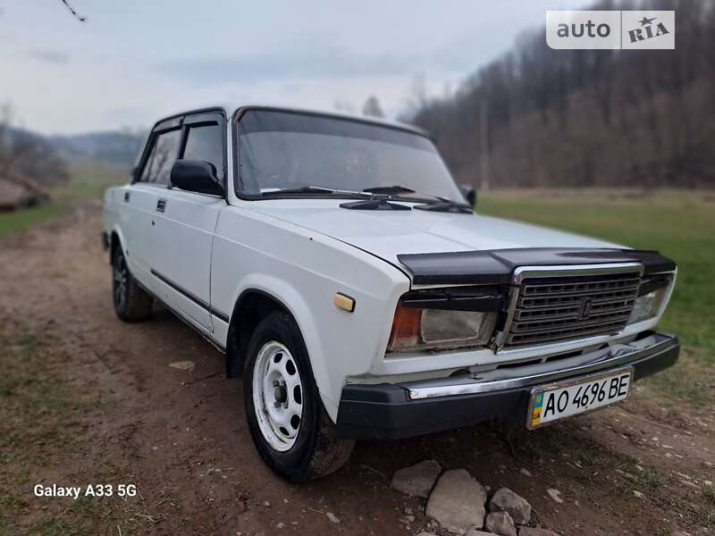 Седан ВАЗ / Lada 2107 1990 в Иршаве