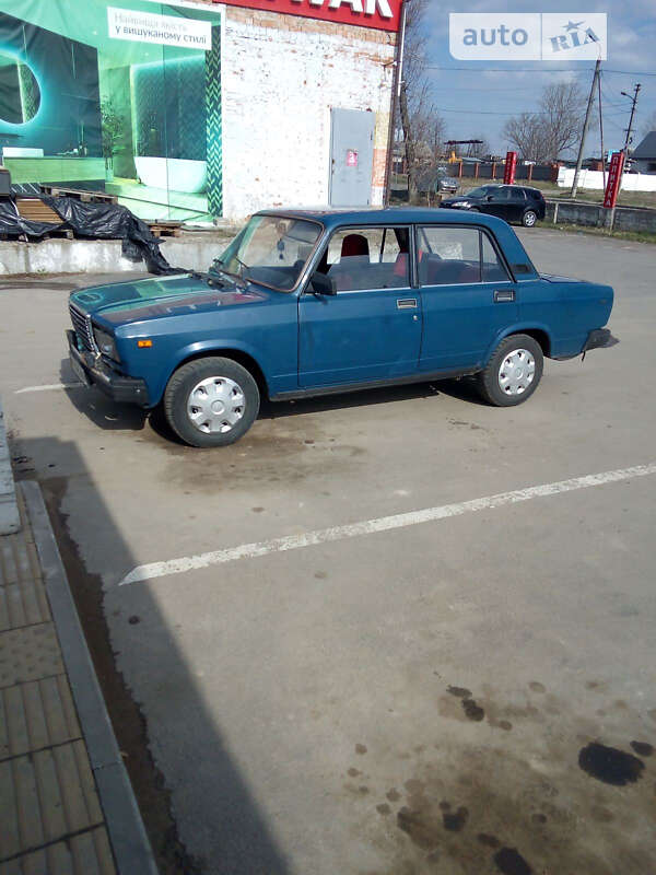 Седан ВАЗ / Lada 2107 2004 в Дрогобыче