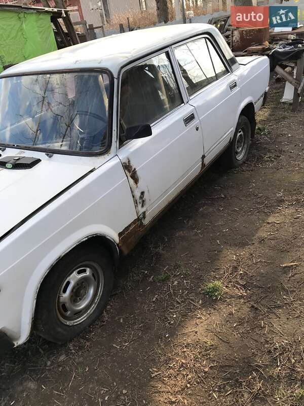 Седан ВАЗ / Lada 2107 1991 в Брусилове