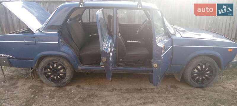 Седан ВАЗ / Lada 2107 2006 в Хотине