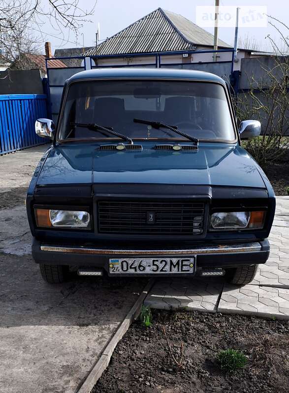Седан ВАЗ / Lada 2107 2001 в Чернобае