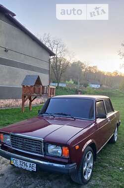 Седан ВАЗ / Lada 2107 2004 в Черновцах