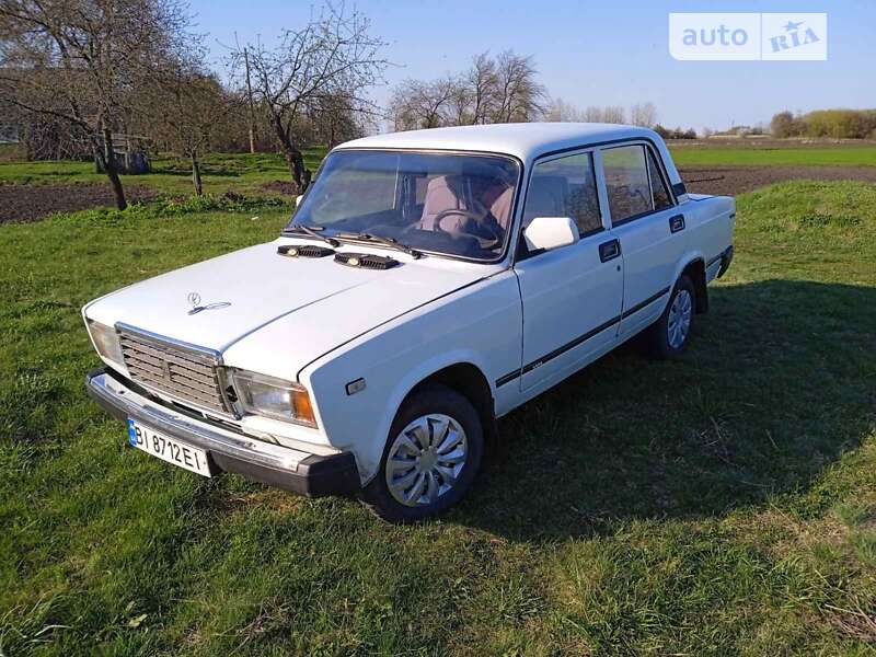Седан ВАЗ / Lada 2107 1991 в Миргороде