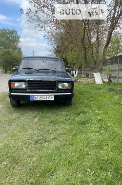 Седан ВАЗ / Lada 2107 2004 в Ровно