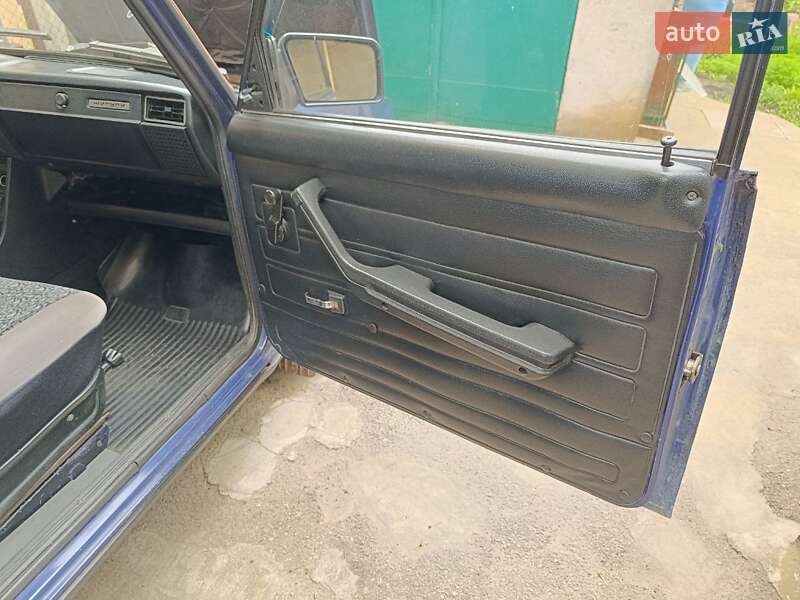 Седан ВАЗ / Lada 2107 1999 в Одессе