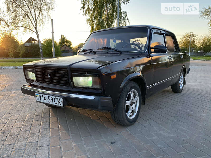 Седан ВАЗ / Lada 2107 1985 в Лебедине