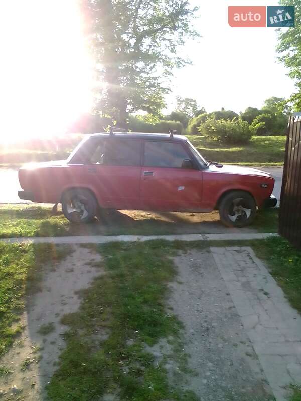 Седан ВАЗ / Lada 2107 1984 в Стрые