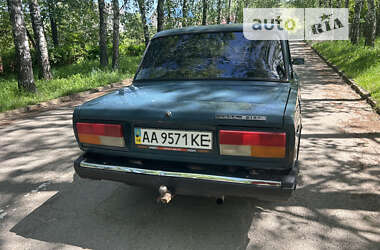 Седан ВАЗ / Lada 2107 2004 в Чернівцях