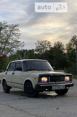 Седан ВАЗ / Lada 2107 1984 в Черновцах