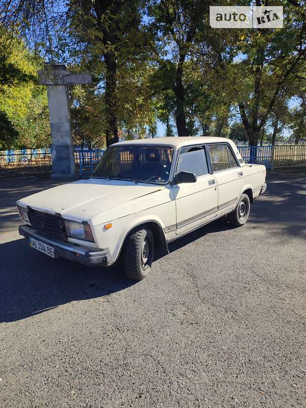 Седан ВАЗ / Lada 2107 1996 в Дніпрі