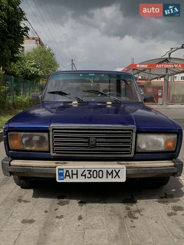 Седан ВАЗ / Lada 2107 1995 в Львове