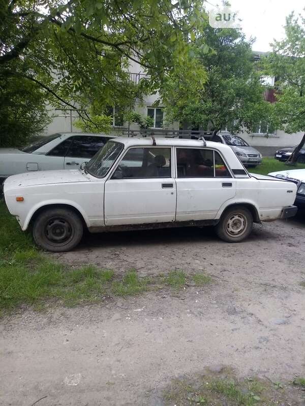 Седан ВАЗ / Lada 2107 1990 в Перечине