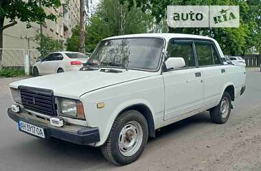 Седан ВАЗ / Lada 2107 1988 в Киеве