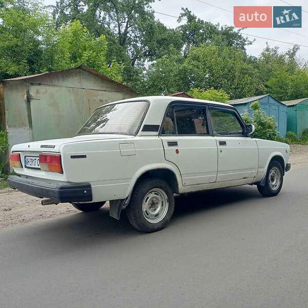 Седан ВАЗ / Lada 2107 1988 в Киеве