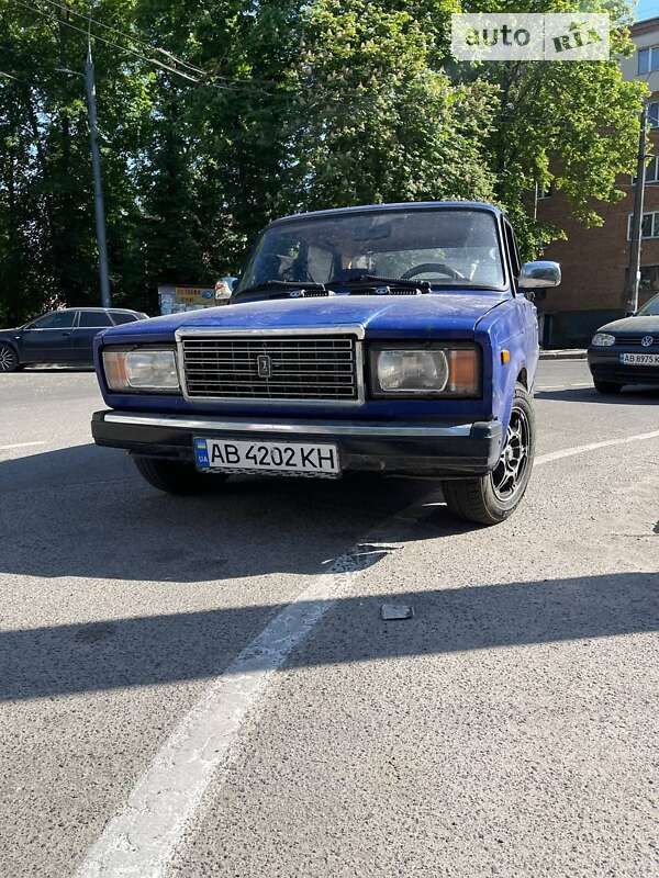 Седан ВАЗ / Lada 2107 2001 в Виннице