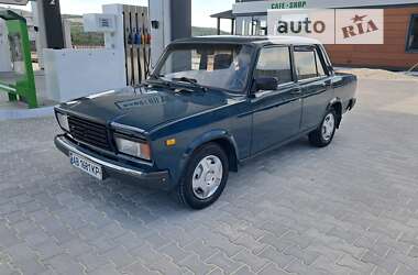 Седан ВАЗ / Lada 2107 2005 в Могилев-Подольске