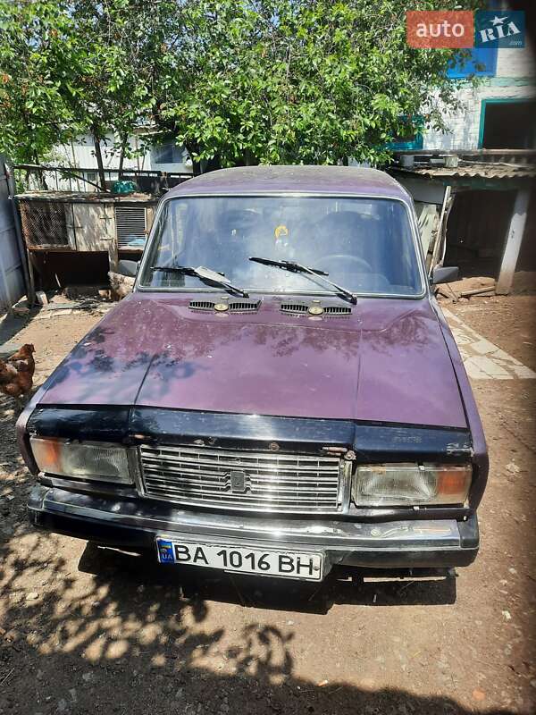 Седан ВАЗ / Lada 2107 1999 в Умани