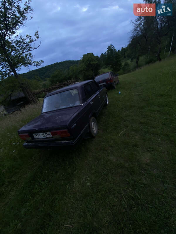 Седан ВАЗ / Lada 2107 2004 в Тячеве