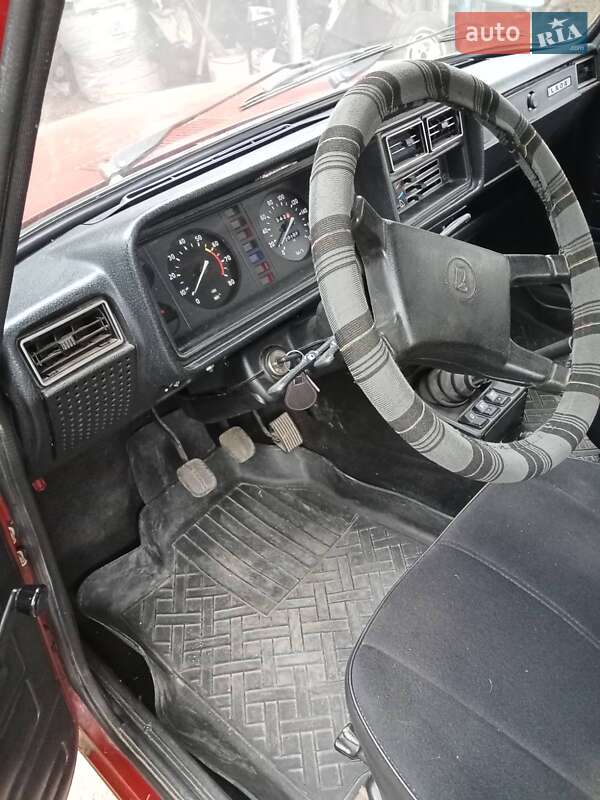 Седан ВАЗ / Lada 2107 1997 в Николаеве