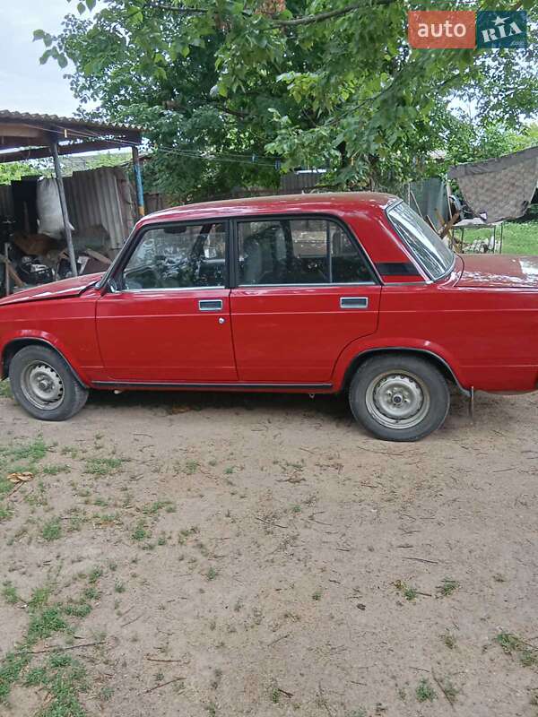 Седан ВАЗ / Lada 2107 1997 в Николаеве