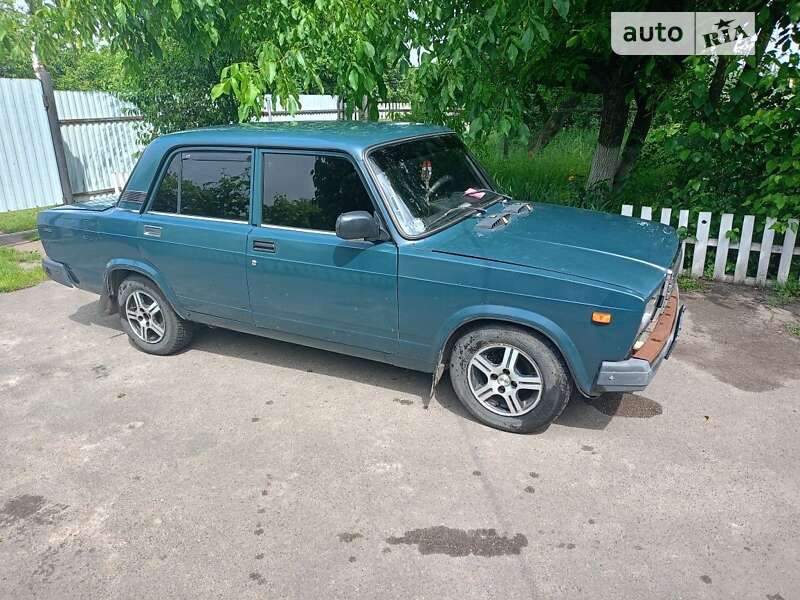 Седан ВАЗ / Lada 2107 2005 в Житомире