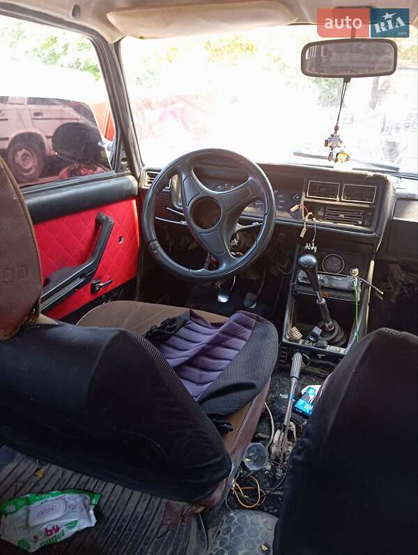 Седан ВАЗ / Lada 2107 1992 в Чернівцях