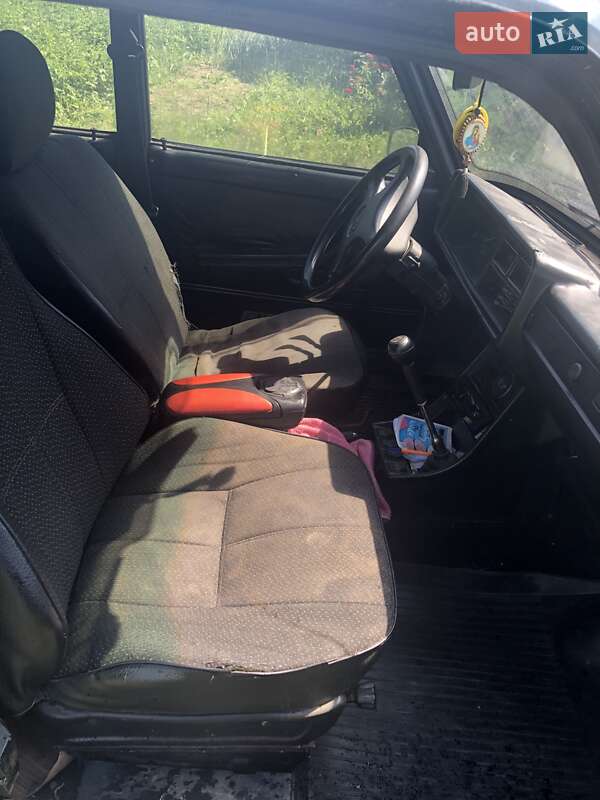 Седан ВАЗ / Lada 2107 2003 в Вижниці