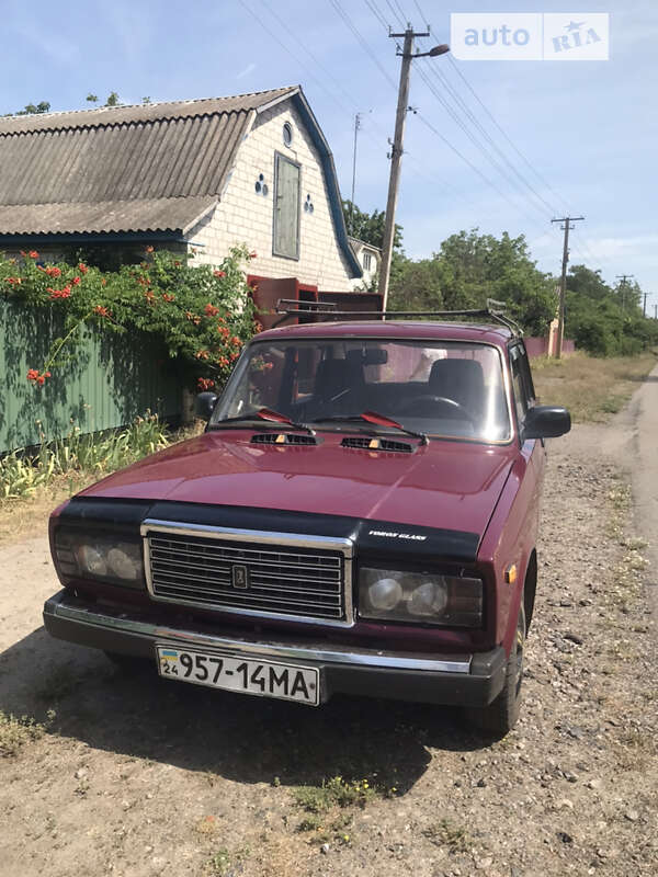 Седан ВАЗ / Lada 2107 2001 в Черкассах