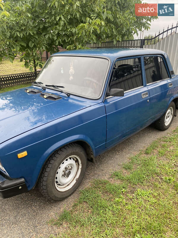 Седан ВАЗ / Lada 2107 2008 в Овруче