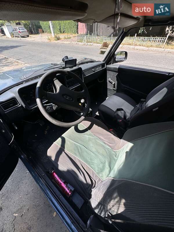 Седан ВАЗ / Lada 2107 2004 в Одессе