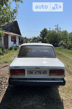 Седан ВАЗ / Lada 2107 1996 в Березному