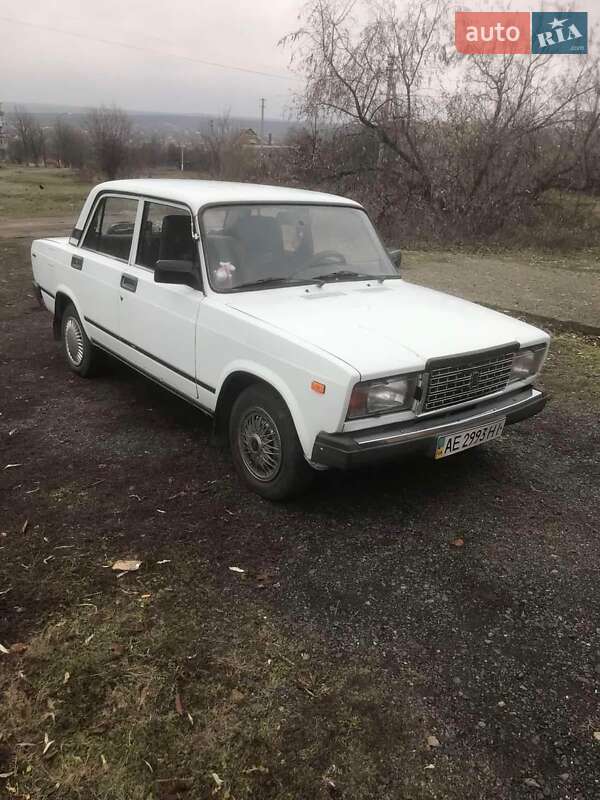 Седан ВАЗ / Lada 2107 2004 в Кривом Роге