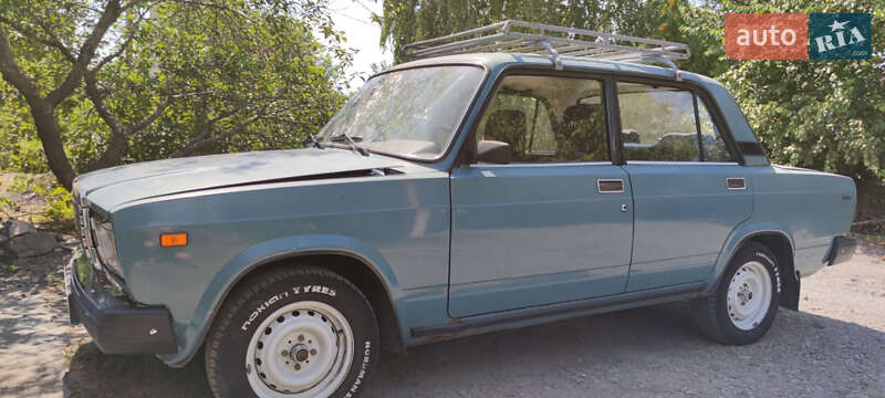 Седан ВАЗ / Lada 2107 2004 в Славянске