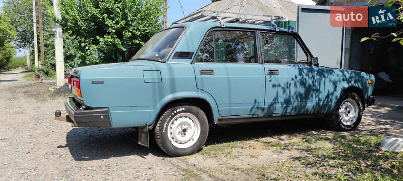 Седан ВАЗ / Lada 2107 2004 в Славянске