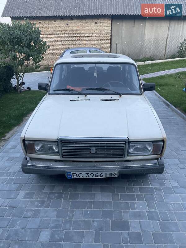 Седан ВАЗ / Lada 2107 1985 в Золочеве