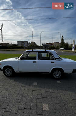 Седан ВАЗ 2107 2006 в 