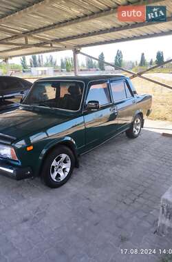 Седан ВАЗ 2107 2002 в  фото 2 Седан ВАЗ 2107 2002 в