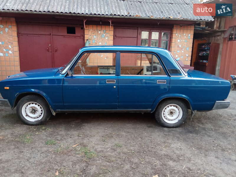 Седан ВАЗ / Lada 2107 2005 в Владимирце