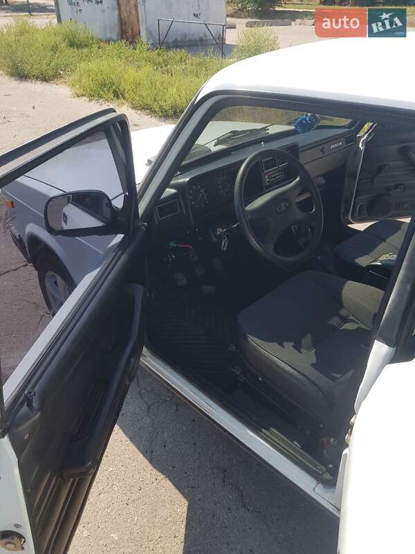 Седан ВАЗ / Lada 2107 2002 в Харькове